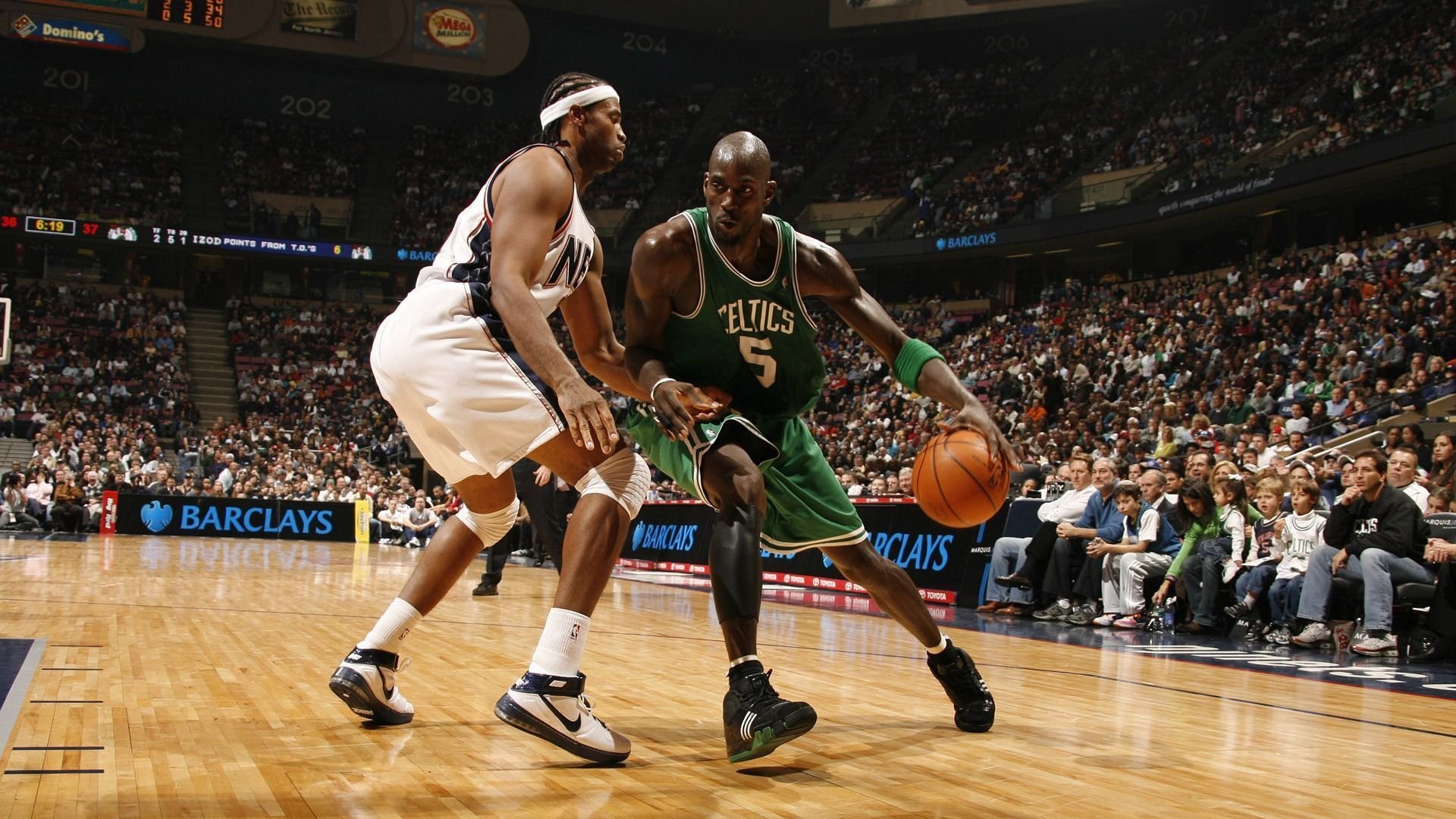爱游戏升级体验-VAR判罚争议再起，国安对阵格列兹曼，点球判罚引巨大争议